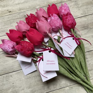 Lalele textile pentru Ziua Femeii / set: 12 bucăți / cu etichetă cadou gratuită -  - Artynos.ro