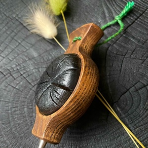 Tirbușon de vin / Desfăcător de vin -  Eleganță rustică pentru pasionații de vinuri - casă & stil de viață - accesorii pentru echipamente de bucătărie - accesorii de servire - raft pentru vin - Artynos.ro