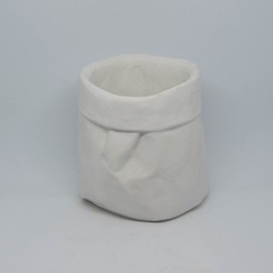 Ghiveci din beton impregnat de culoare albă -  - Artynos.ro