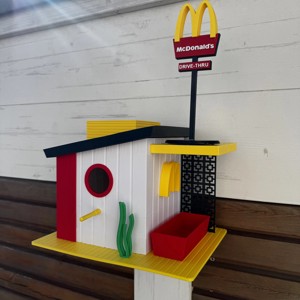 McDonalds Drive Thru acoperiș pasăre -  - Artynos.ro