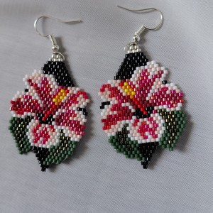 Cercei atarnatori cu hibiscus  - Artynos.ro