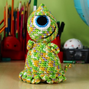 Monstrul Tarka, , , Figurina amigurumi crosetata, inalta de 20 cm, realizata din fire de bumbac 100%. Bazat pe modelul ..., ARTYNOS