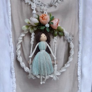 În așteptarea primăverii macramé doll decor de perete -  - Artynos.ro