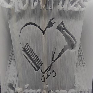 Personalizat - sculptura carte pentru salon de infrumusetare, Casa & Stil de viata, Accesorii pentru decorat casa, Decoratiuni de masa si decoratiuni pentru rafturi , Sculptura de carte, carte pliata, , ARTYNOS