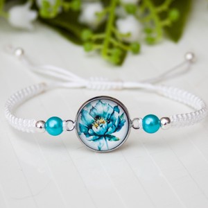 Brățară macramé împletită - Floare alb/albastru -  - Artynos.ro