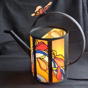 Lampă Tiffany dintr-un bidon de udare -  - Artynos.ro