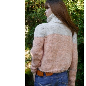 LORENA - pulover trendy tricotat manual / piersică-ivoriu - îmbrăcăminte și modă - haine damă - hanorace, cardigane - Artynos.ro