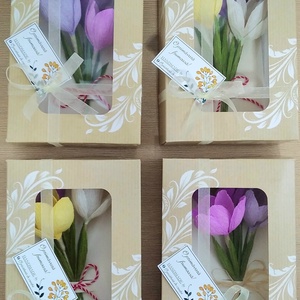Set 4 cutii cu felicitare buchețel brândușe  - bijuterii - mărțișor - Artynos.ro