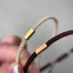 Bratara minerala macramé minimalista din hematit - Artynos.ro