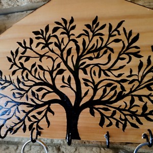 Breloc de perete din lemn decorat cu copacul vieții - casă & stil de viață - accesorii pentru decorat casa - decorațiuni de pereți, decorațiuni suspendate - suport pentru chei - Artynos.ro