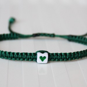 Brățară macramé împletită - Inimă verde -  - Artynos.ro