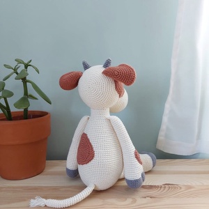 Vacuta crosetata manual - jucării și echipamente pentru copii - plușuri - păpușă croșetată, păpușă de pluș - Artynos.ro