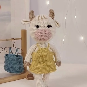 Vacuta crosetata manual, Jucarii si echipamente pentru copii, Plusuri, Papusa crosetata, papusa de plus, Crosetat, ARTYNOS