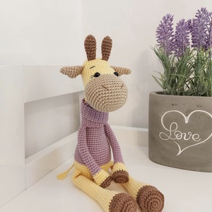 Girafa crosetata manual, 31cm  - jucării și echipamente pentru copii - plușuri - girafă de pluș - Artynos.ro