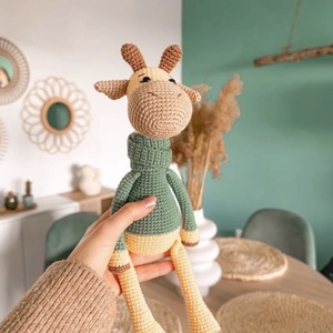 Girafa crosetata manual, 31cm  - jucării și echipamente pentru copii - plușuri - girafă de pluș - Artynos.ro