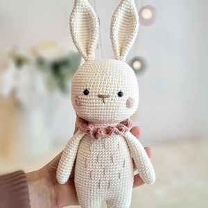 Iepuras crosetat 19cm, Jucarii si echipamente pentru copii, Plusuri, Iepure de plus, , ARTYNOS