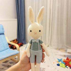 Iepuras crosetat 26cm. Fetita/Baietel  - jucării și echipamente pentru copii - plușuri - iepure de pluș - Artynos.ro