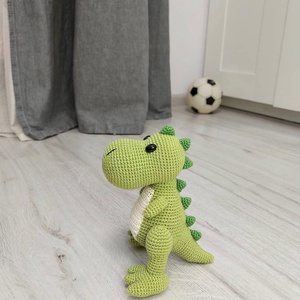 Dinozaur crosetat manual, 20cm  - jucării și echipamente pentru copii - plușuri - dinozauri din pluș - Artynos.ro