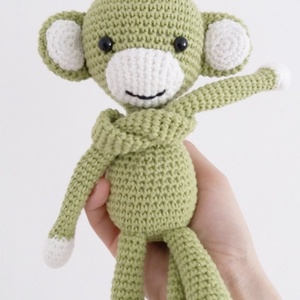 Maimutica crosetata manual - jucării și echipamente pentru copii - plușuri - maimuță de pluș - Artynos.ro