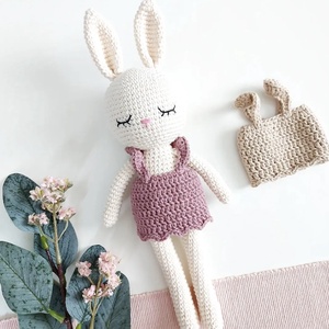 Lili, Iepuras crosetat manual  - jucării și echipamente pentru copii - plușuri - iepure de pluș - Artynos.ro
