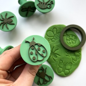 Set de ștampile și forme pentru fursecuri Gândaci și insecte de Gyurma � Fluture, Albinuță, Gărgăriță, Păianjen etc. -  - Artynos.ro