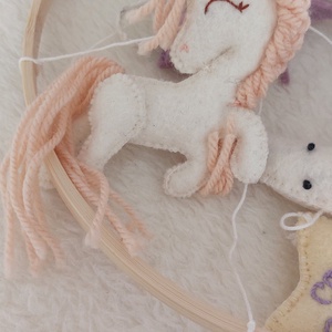 Carusel bebelusi Little wonders Carusel mobil Carusel handmade - casă & stil de viață - echipament pentru camera copiilor - decorațiuni pentru camera copilului - Artynos.ro