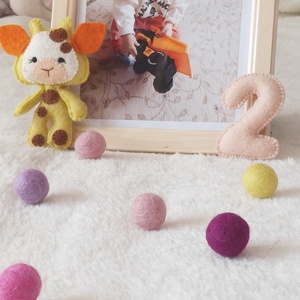 Rama foto personalizata pentru copii Little giraffe, Casă & Stil de viață, Echipament pentru camera copiilor, Tablouri de cameră pentru copii, Broderie, Cusătură, ARTYNOS
