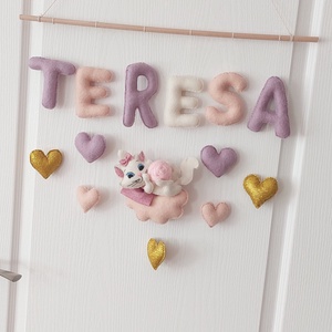 Ghirlanda personalizata cu nume pentru camera copiilor. Cadouri pentru copii. Decoratiuni handmade.Jucarii personalizate - casă & stil de viață - echipament pentru camera copiilor - decorațiuni de cameră - Artynos.ro