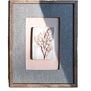 tablou panzat Floare Salbatica, Casa & Stil de viata, Decoratiuni de casa, Decoratiuni de pereti, Decoratiuni suspendate, Lucrare cu argila, Obiecte pictate, Prin texturile diverse, tabloul intimizeaza placut orice spatiu.  Suportul si agatatorile permit po..., ARTYNOS