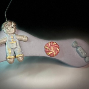 Umeraș din lemn băieței - accesorii locuință - echipament pentru camera copiilor - decorațiuni pentru camera copilului - Artynos.ro