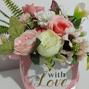 CUTIE ROZ WITH LOVE CU FLORI ROZ - casă & stil de viață - decorațiuni de casă - accesorii florale - cutii cu flori - Artynos.ro