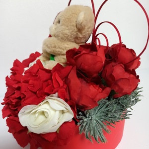 Cutie Rosie Cu Flori Roșii și Albe și Ursuleț Din Pluș - casă & stil de viață - decorațiuni de casă - accesorii florale - cutii cu flori - Artynos.ro