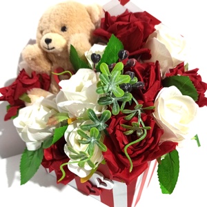Cutie Tip Plic Cu Trandafiri Roșii și Albi și Ursuleț Pluș - casă & stil de viață - decorațiuni de casă - accesorii florale - cutii cu flori - Artynos.ro