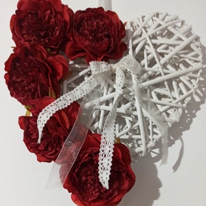 Inima Rachita Cu Bujori Rosii, Casa & Stil de viata, Decoratiuni de casa, Decoratiuni de pereti, Decoratiuni suspendate, Aranjament de flori, ARTYNOS
