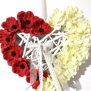 Inima Rachita Cu Maci Rosii Din Silicon si Hortensie , Casa & Stil de viata, Decoratiuni de casa, Decoratiuni de pereti, Decoratiuni suspendate, Aranjament de flori, ARTYNOS