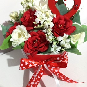 Cutie Rosie Hexagonala Cu Dalii Albe si Rosii, Casa & Stil de viata, Decoratiuni de casa, Accesorii florale, Cutii cu flori, , ARTYNOS