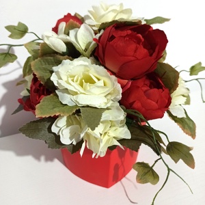 Cutie Tip Inimă Roșie Cu Boboci Sidefați Bej - casă & stil de viață - decorațiuni de casă - accesorii florale - cutii cu flori - Artynos.ro