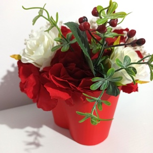 Cutie Inimă Roșie Cu Trandafiri Albi și Hortensie Roșie - casă & stil de viață - decorațiuni de casă - accesorii florale - cutii cu flori - Artynos.ro