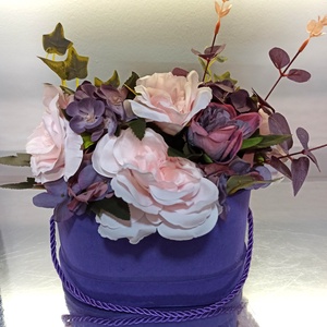 Cutie Catifea Mov Ovala Cu Trandafiri Roz - Artynos.ro