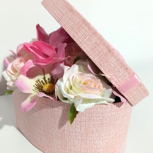 Cutie Tip Inimă Roz Cu Fundă și Floricele Roz - casă & stil de viață - decorațiuni de casă - accesorii florale - cutii cu flori - Artynos.ro