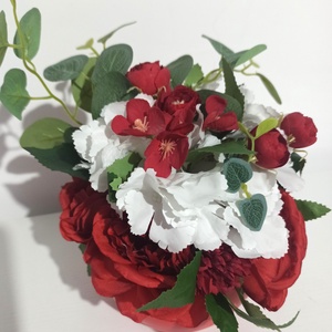 Vas Ceramic Roșu Cu Trandafiri Roșii  - casă & stil de viață - decorațiuni de casă - decorațiuni de masă și rafturi - boluri decorative - Artynos.ro