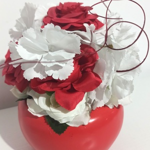 Vas Ceramic Rosu Cu Trandafiri si Hortensie , Casa & Stil de viata, Decoratiuni de casa, Decoratiuni de masa si rafturi, Boluri decorative, , ARTYNOS