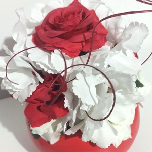 Vas Ceramic Roșu Cu Trandafiri și Hortensie  - casă & stil de viață - decorațiuni de casă - decorațiuni de masă și rafturi - boluri decorative - Artynos.ro