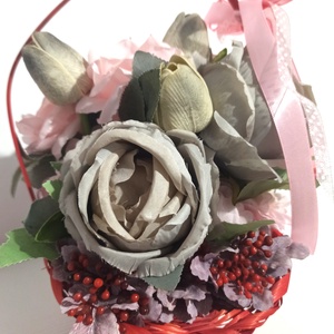 Coș Florentin Roșu Cu Trandafiri Roz și Gri - casă & stil de viață - decorațiuni de casă - accesorii florale - buchete de flori - Artynos.ro