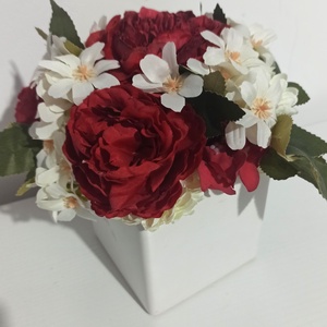 Ghiveci Ceramică Albă Cu Bujori Roșii și Floricele Albe - casă & stil de viață - decorațiuni de casă - decorațiuni de masă și rafturi - boluri decorative - Artynos.ro