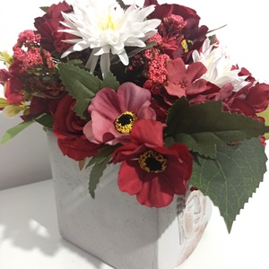 Ghiveci Ceramică Gri Cu Flori Grena și Albe - casă & stil de viață - decorațiuni de casă - decorațiuni de masă și rafturi - boluri decorative - Artynos.ro