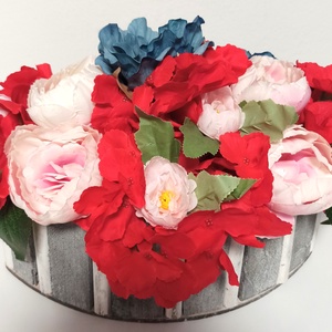 COS MARE DIN LEMN CU FLORI ROSII, ROZ SI ALBASTRE - Artynos.ro