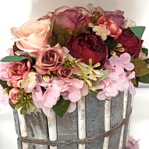 COȘ MARE DIN LEMN CU FLORI ROZ, GRENA - casă & stil de viață - decorațiuni de casă - accesorii florale - cutii cu flori - Artynos.ro