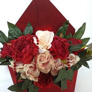 Cutie Plic Roșie Cu Trandafiri și Bujori - casă & stil de viață - decorațiuni de casă - accesorii florale - cutii cu flori - Artynos.ro
