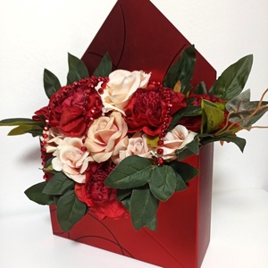 Cutie Plic Roșie Cu Trandafiri și Bujori - casă & stil de viață - decorațiuni de casă - accesorii florale - cutii cu flori - Artynos.ro
